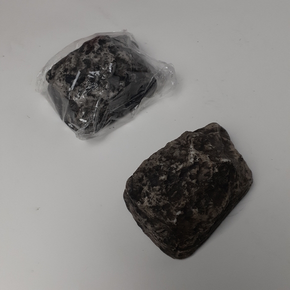 Fake false rock key hider holder spare key safe - Picture 4 of 5